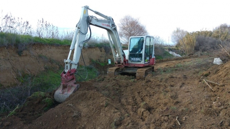 Maski’den Kula’da İçme Suyu Tiyenli’de Dere Temizlik Çalışması