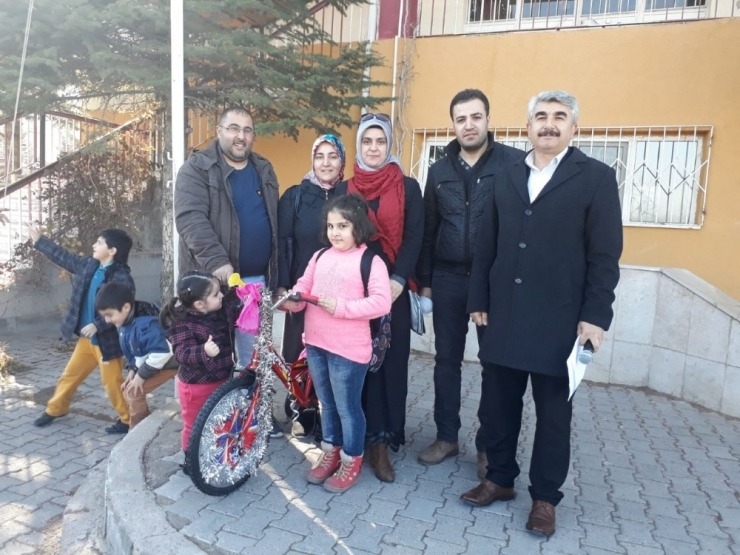 Örnek Evler İlkokulunda “Her Gün Bir Atasözü İyi Gelir” Ekinliği Düzenleniyor