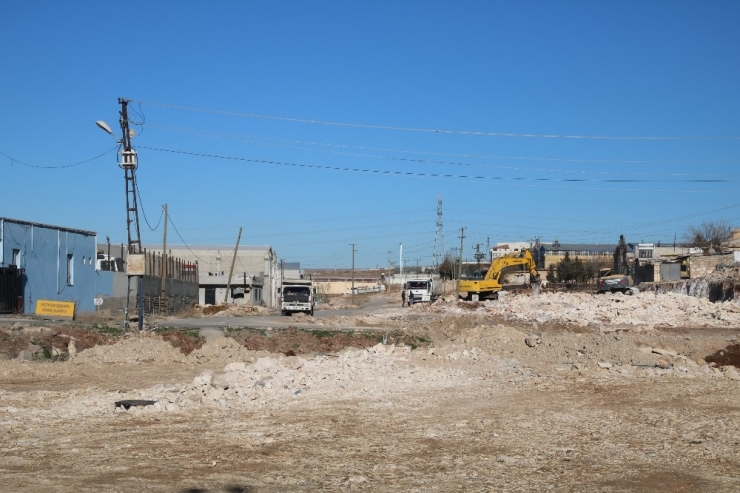 Eyyübiye’de Yol Yapım Çalışmaları Sürüyor