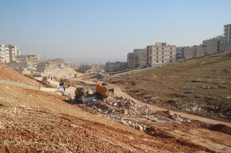 Eyyübiye’de Yol Yapım Çalışmaları Sürüyor