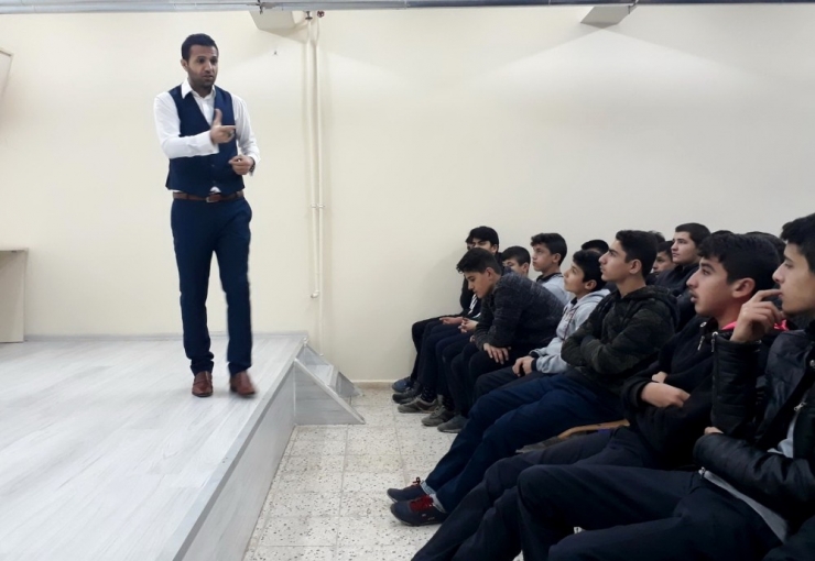 Eğitimci Abdullah Yılmaz’dan Motivasyon Eğitimi