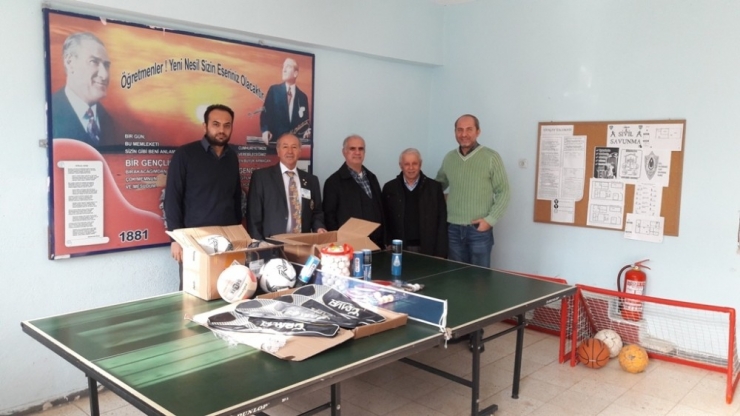 Köy Öğrencileri Sevindirdi