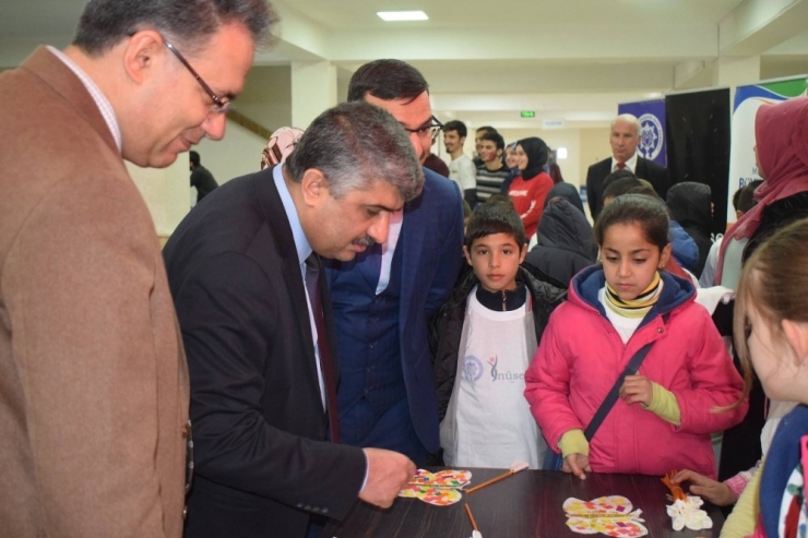 Suriyeli Çocuklar Hayallerini Resimlerle Anlattılar