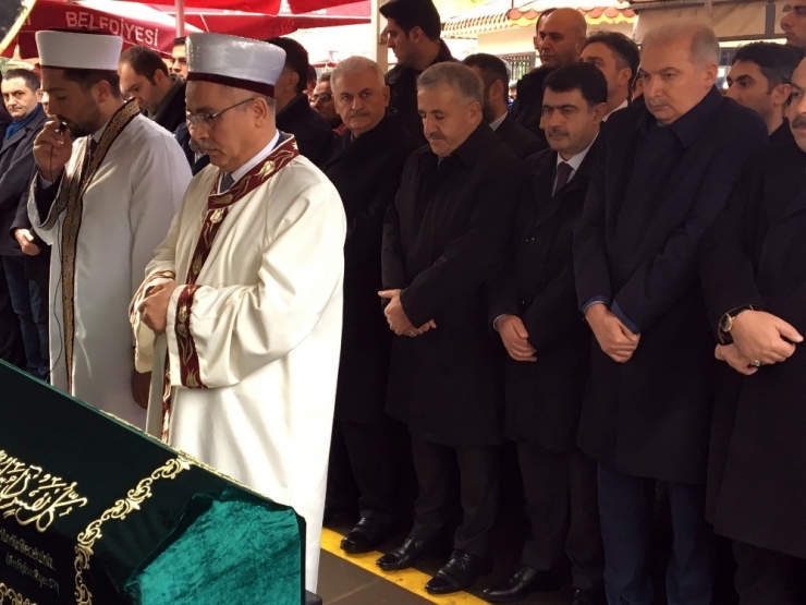 Başbakan Yıldırım Dayısının Oğlunu Son Yolculuğuna Uğurladı