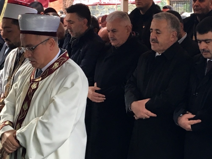 Başbakan Yıldırım Dayısının Oğlunu Son Yolculuğuna Uğurladı