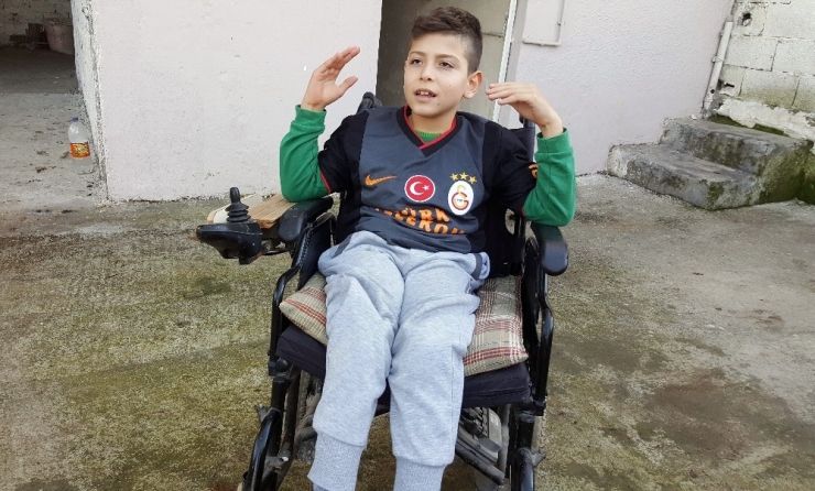 Mert Ali’nin Tekerlekli Sandalyesinin Aküsünü Çaldılar