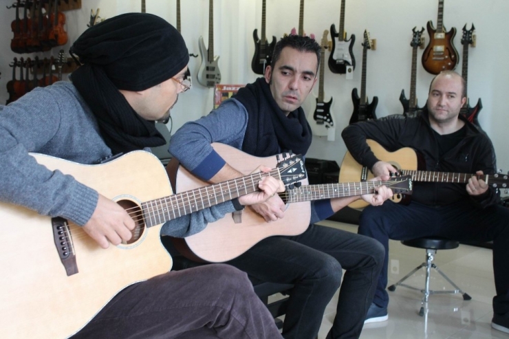 İş Dünyasındaki Başarılarını Müzikle Taçlandırdılar