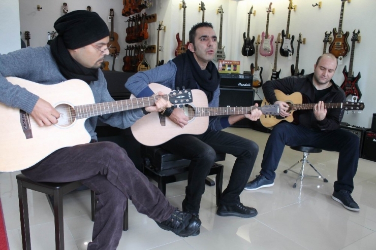 İş Dünyasındaki Başarılarını Müzikle Taçlandırdılar