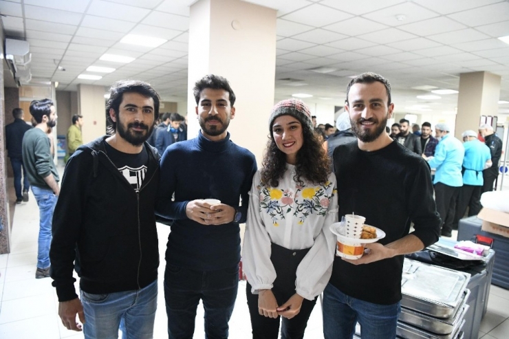 Ege’de Kütüphane 24 Saat Açık