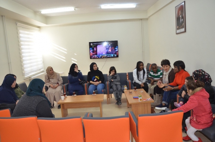 Kadın Sağlığı Danışma Merkezi Projesi Mültecilere Umut Oluyorlar