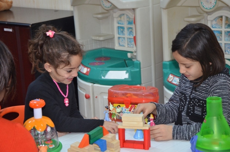 Kadın Sağlığı Danışma Merkezi Projesi Mültecilere Umut Oluyorlar