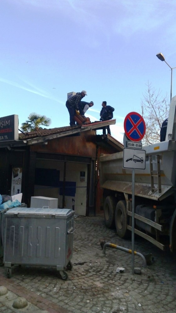 Halkevi’nde Dükkanlar Yıkılıyor