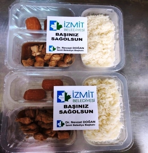 İzmit’te 50 Bin Kişiye Cenaze Yemeği