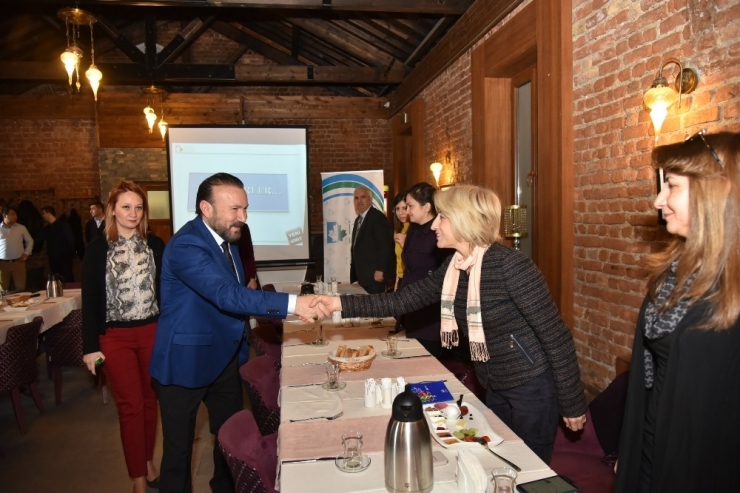 Kadın Çalışmaları Komisyonu İzmit Belediyesi’nin Ev Sahipliğinde Toplandı