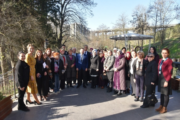 Kadın Çalışmaları Komisyonu İzmit Belediyesi’nin Ev Sahipliğinde Toplandı