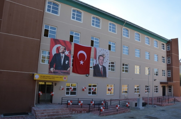 Selendi’de İhtiyaç Duyulan Yurt Öğrenci Kabulüne Başladı