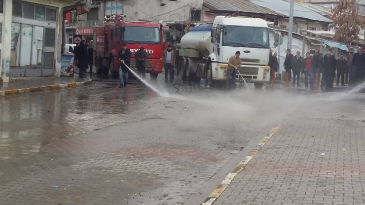 Hasköy’de Yol Yıkama Çalışması