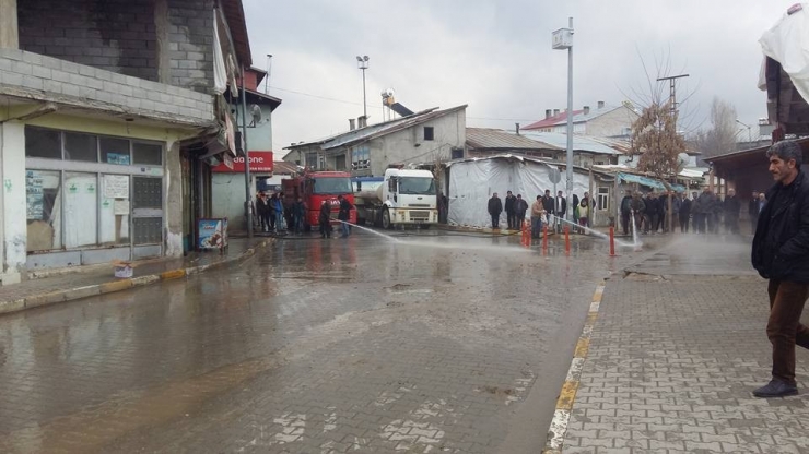 Hasköy’de Yol Yıkama Çalışması