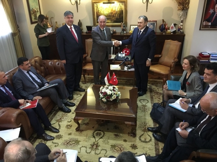 Bakan Eroğlu: “(Gölcük Projesi) İhale, Tepkiler Olduğu İçin Değil, Orada Rekabet Oluşmadığı İçin İptal Edildi”