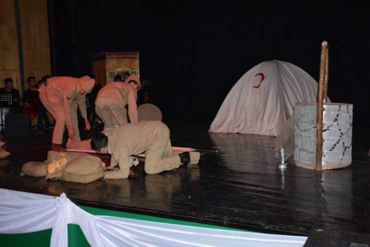 “Destan 1915’den Milli Mücadeleye” Seyirciyle Buluştu