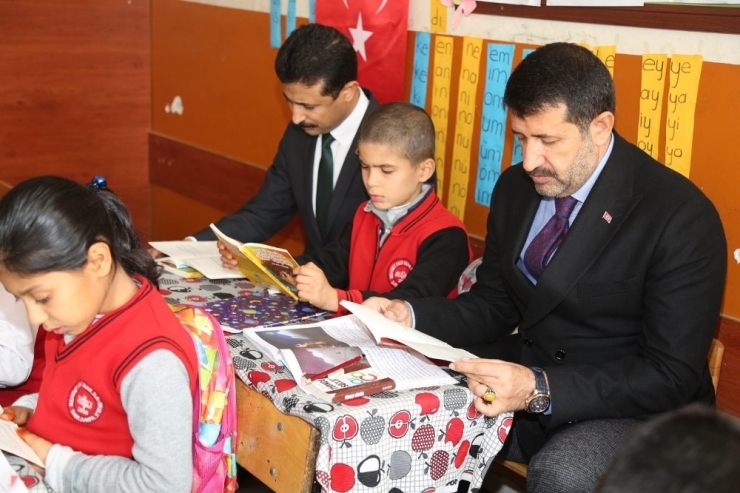 Eyyübiye Belediyesinden Öğrencilere 40 Bin Kitap