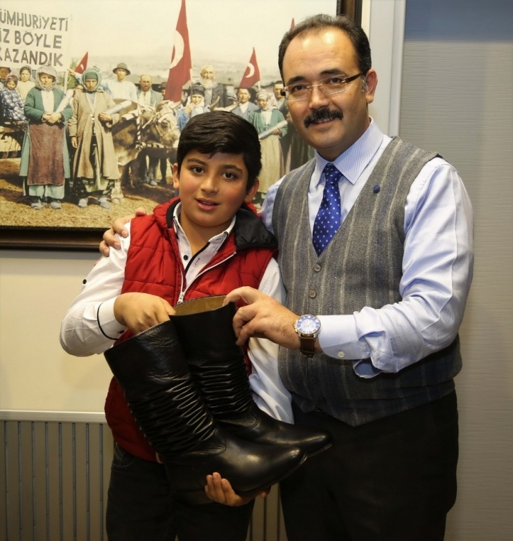 Uşak’ta Ata Sporuna Belediyeden Tam Destek