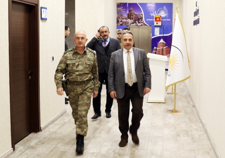 Korgeneral Karataş’tan Yalçın’a Ziyaret