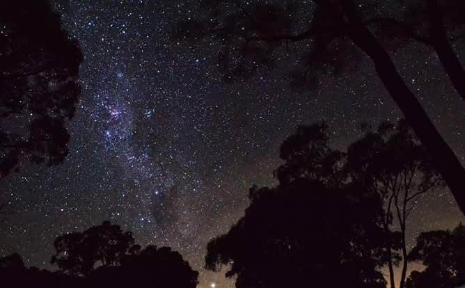 Astronomi Tutkunları Mangal Eşliğinde Galaksiyi İnceledi