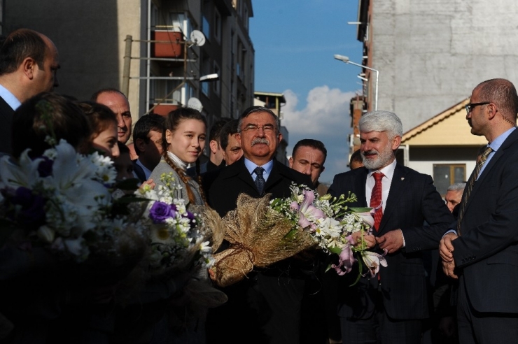 Bakan Yılmaz: "Yüzde 12’ye Türkiye’yi Getirenler Şimdi Bizleri Eleştiriyorlar"