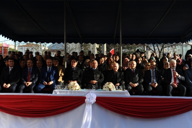 Bakan Yılmaz: "Yüzde 12’ye Türkiye’yi Getirenler Şimdi Bizleri Eleştiriyorlar"