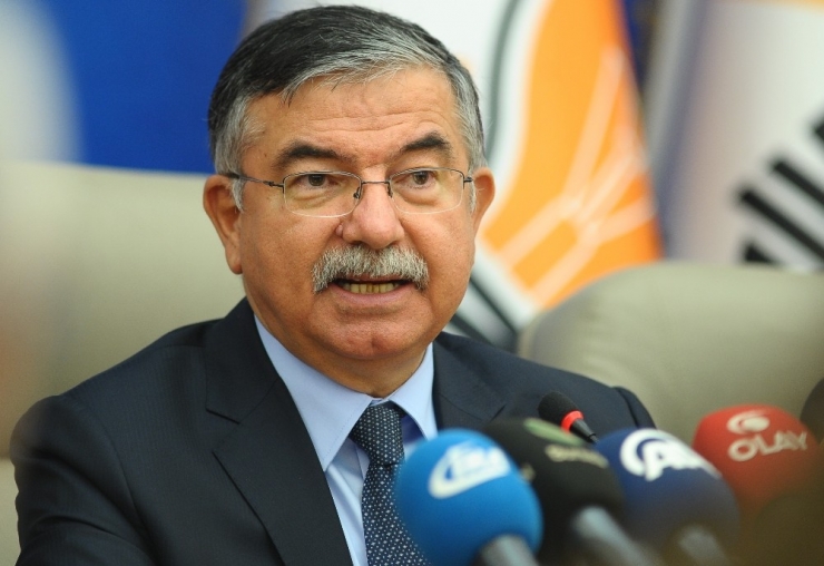 Bakan Yılmaz: “Avrupa Maaşları İndirirken Biz Artırdık”