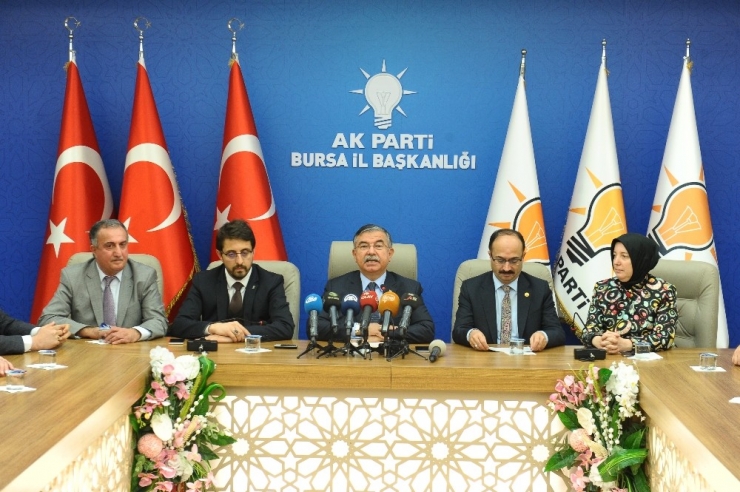 Bakan Yılmaz: “Avrupa Maaşları İndirirken Biz Artırdık”