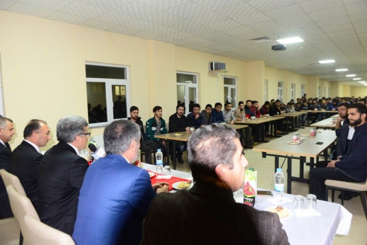 Vali Bilmez, Kyk Yurdunda Üniversite Öğrencileriyle Buluştu