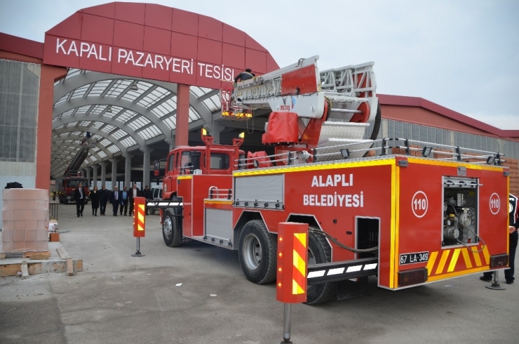Başkan Tekin, Meclis Üyelerine Pazar Yerini Gezdirdi