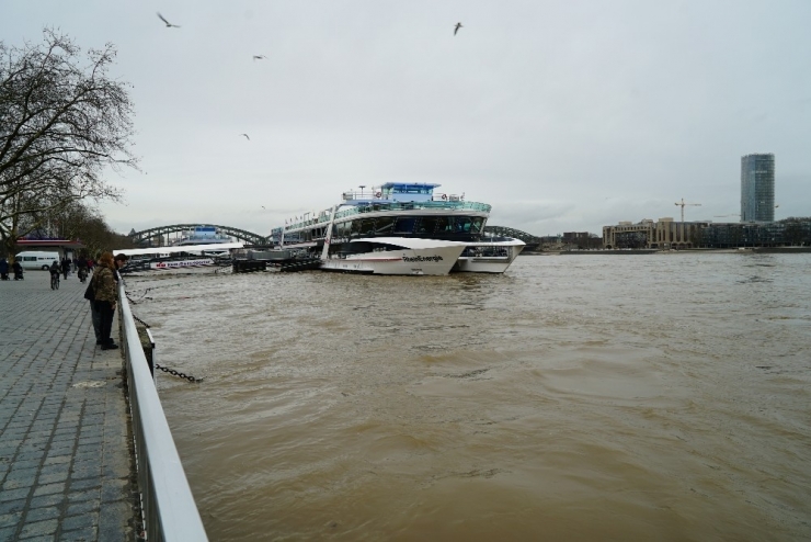 Almanya’da Su Baskını Tehlikesi