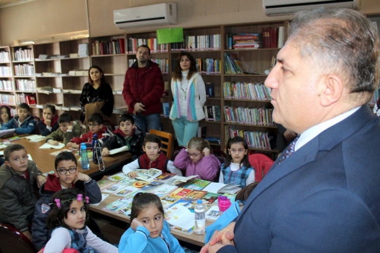 Bu İlçede Uygulanan Proje Sayesinde Herkes Kütüphaneye Gidiyor