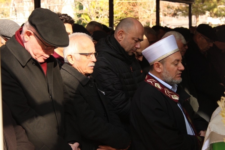 ’Baba Yıldırım’ Son Yolculuğuna Uğurlandı