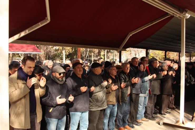 ’Baba Yıldırım’ Son Yolculuğuna Uğurlandı