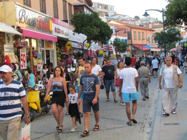 Çeşme Turizmi 2017’de Yüzleri Güldürdü