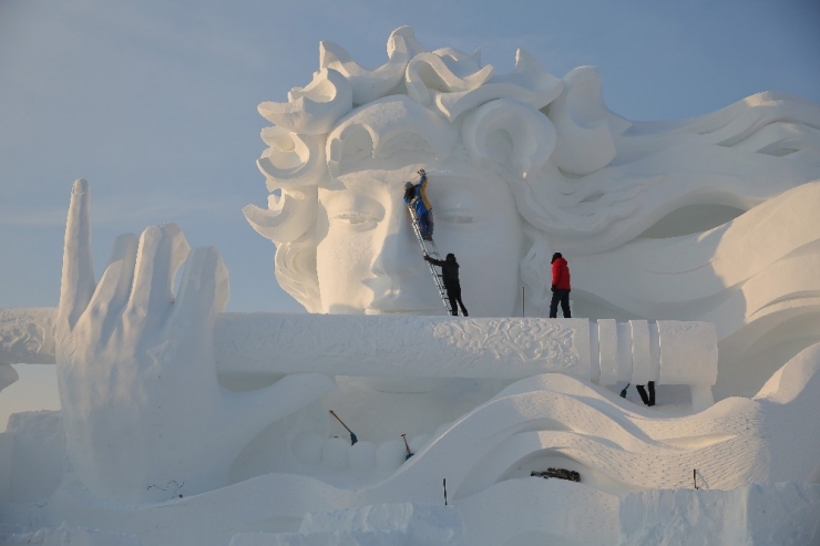 Çin’de Harbin Uluslararası Buz Ve Kar Heykel Festivali