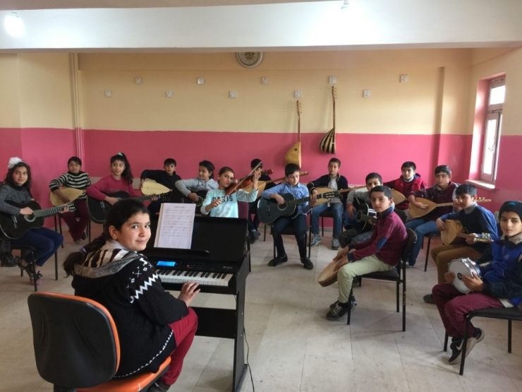 Silvan’da Geleceğin Müzisyenleri Yetiştiriliyor