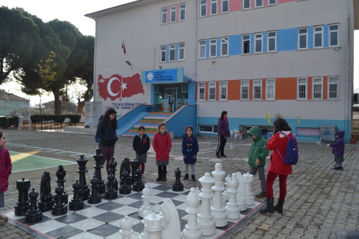 Salihli’de Öğrencilere Uygulamalı Spor Eğitimi