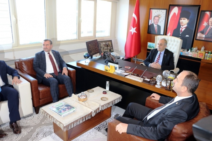 Bakan Fakıbaba: “2 Bin Dekar Olan Organik Çay Tarım Havzası Bu Yıl 40 Bin Dekara Çıkarılacak"