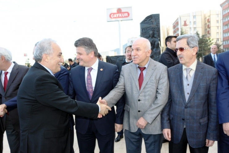 Bakan Fakıbaba: “2 Bin Dekar Olan Organik Çay Tarım Havzası Bu Yıl 40 Bin Dekara Çıkarılacak"