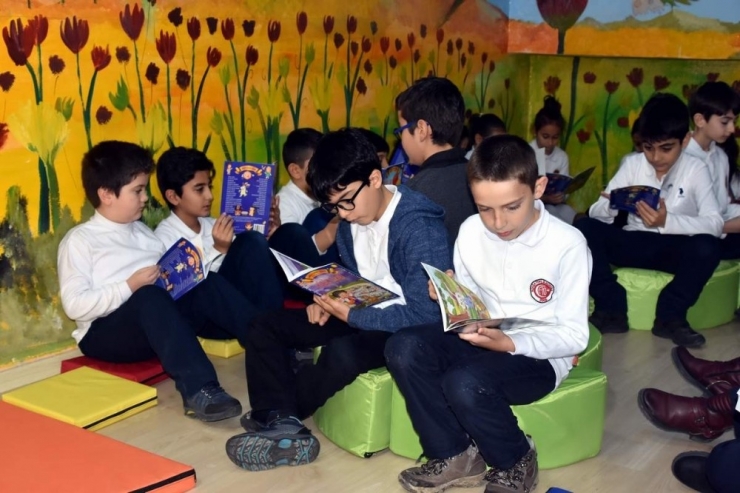 Aliağa’da “Z” Kütüphane Açıldı