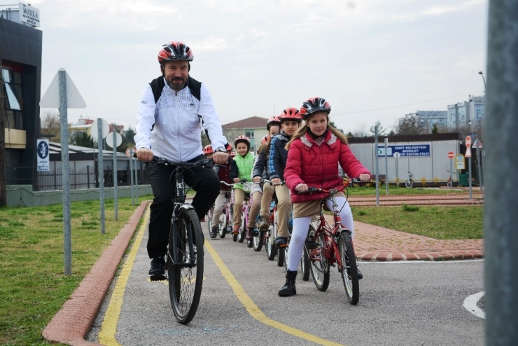 Bir Yılda 7 Bin 500 Öğrenciye Bisiklet Eğitimi Verildi