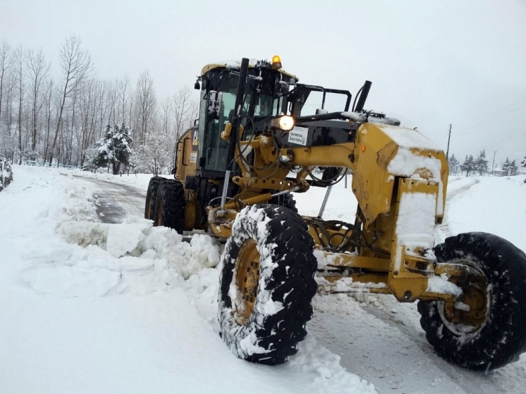 Kahramanmaraş Büyükşehir Belediyesi’nin Kar Mesaisi Başladı