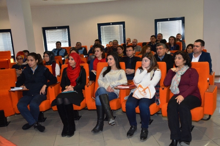 İzmit Belediyesi’nden Personeline ’F’ Klavye Eğitimi