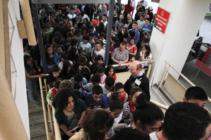 Öğrencilere Karne Hediyesi