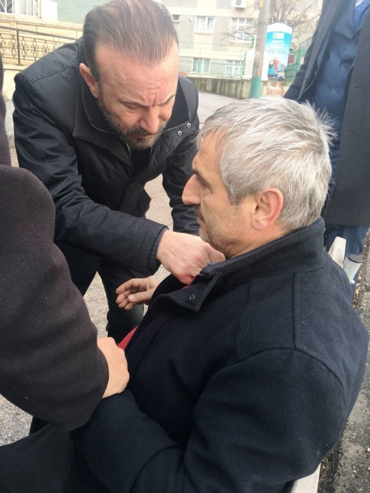 Fenalaşan Vatandaşa İlk Müdahale Doktor Belediye Başkanından